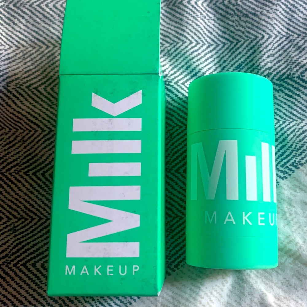 Milk matcha face mask